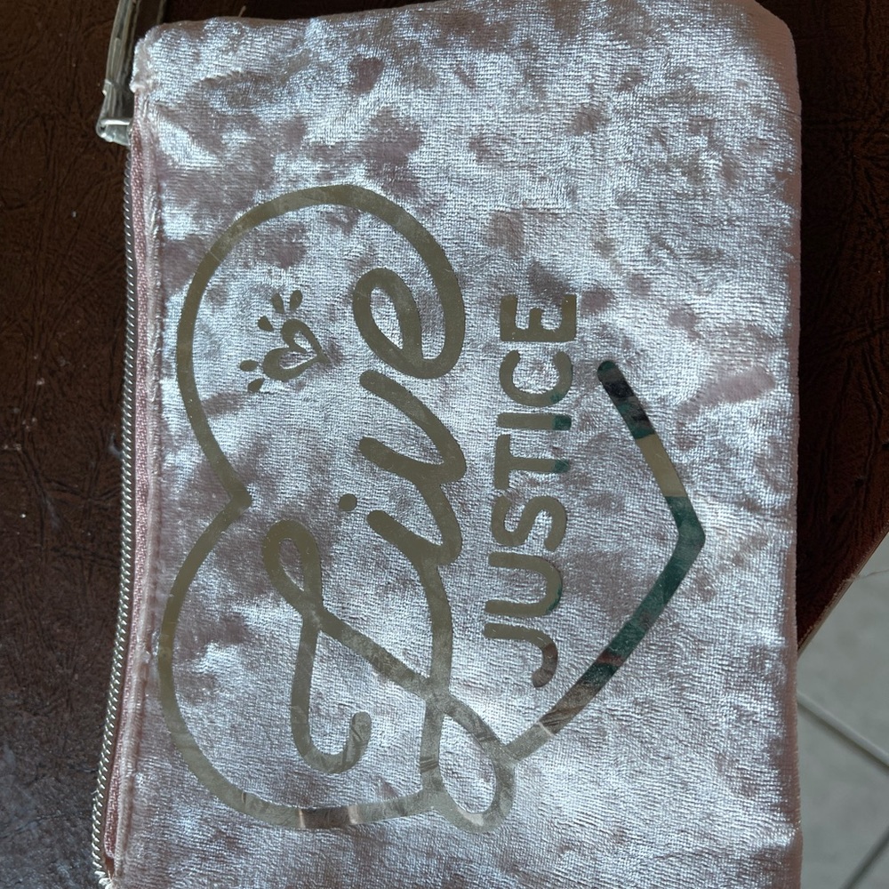 Justice wristlet